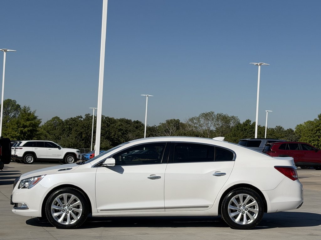 Used 2016 Buick LaCrosse Leather w/ Experience Buick Package FWD image 3