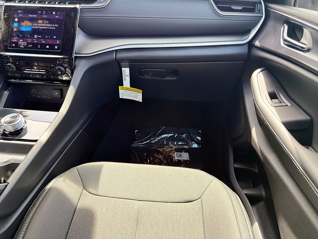 New 2026 Jeep Grand Cherokee Laredo X AWD/4WD image 18