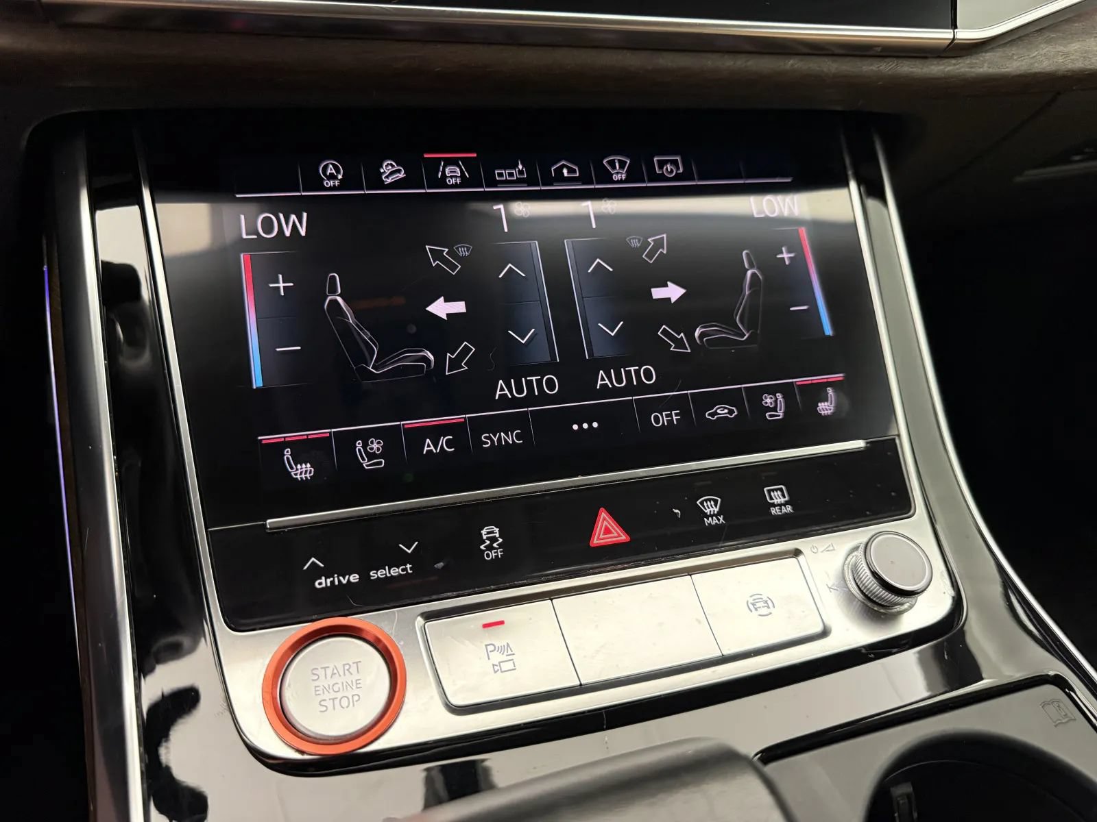 Used 2019 Audi Q8 Prestige w/ Adaptive Chassis Package AWD/4WD image 44