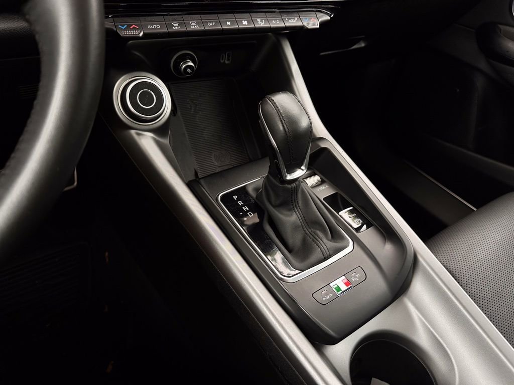 Used 2024 Alfa Romeo Tonale Veloce image 11