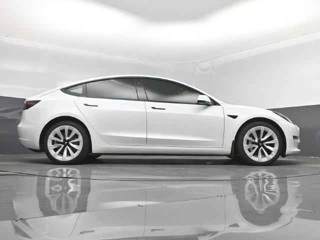 Used 2023 Tesla Model 3 Standard Range RWD image 16