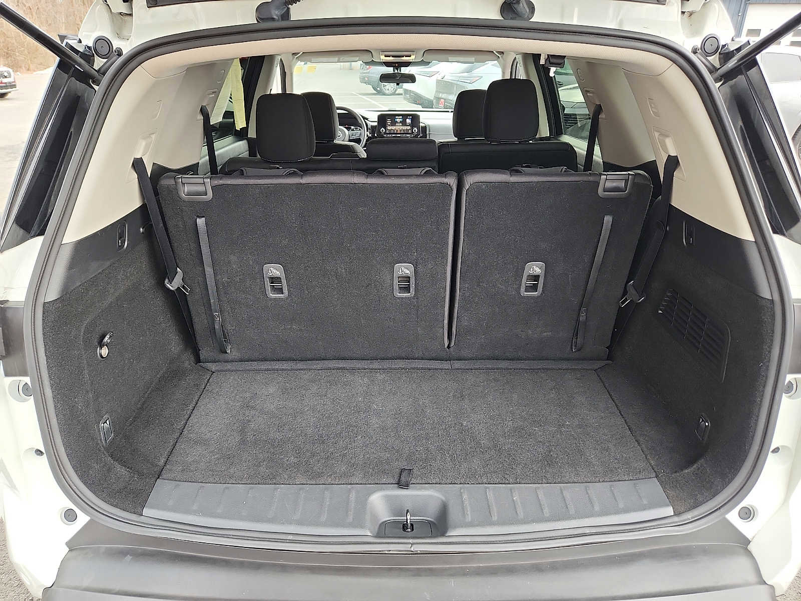 Used 2022 Nissan Pathfinder S AWD/4WD image 28