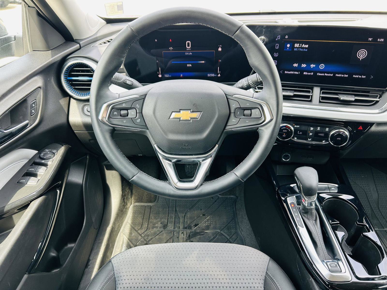 Used 2025 Chevrolet Trax LT w/ Driver Confidence Package image 14