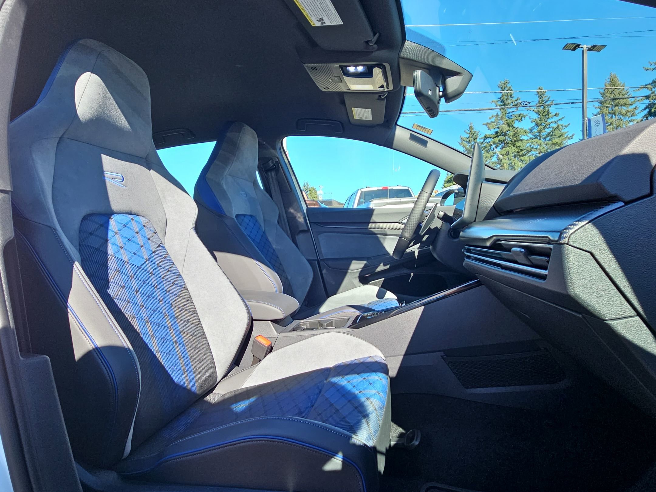 Used 2025 Volkswagen Golf R Black Edition image 29