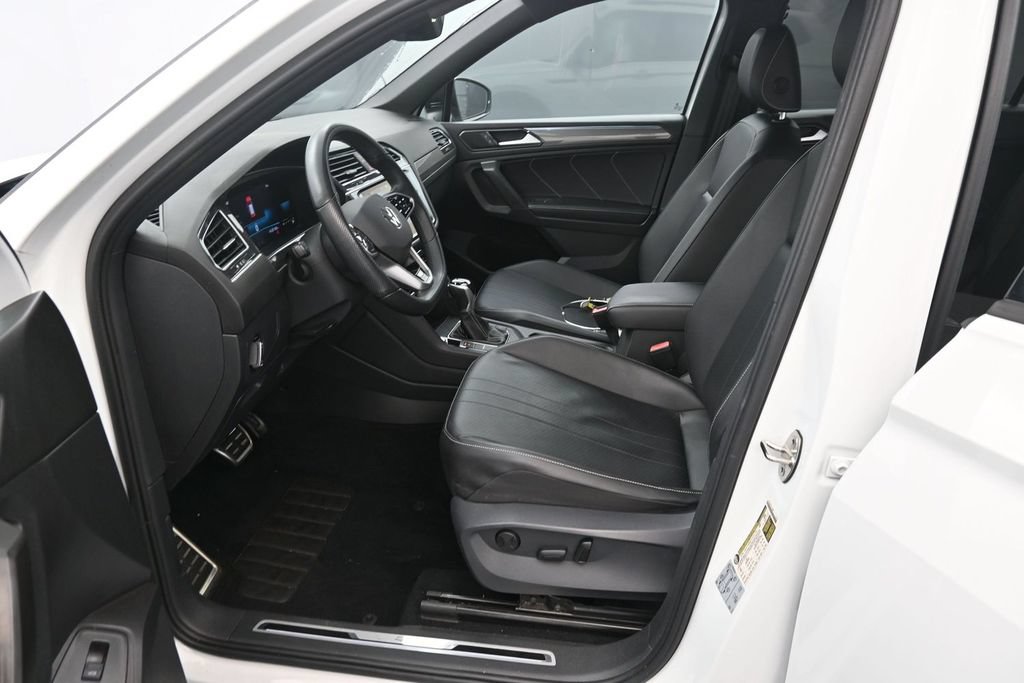 Used 2022 Volkswagen Tiguan SE R-Line FWD image 13