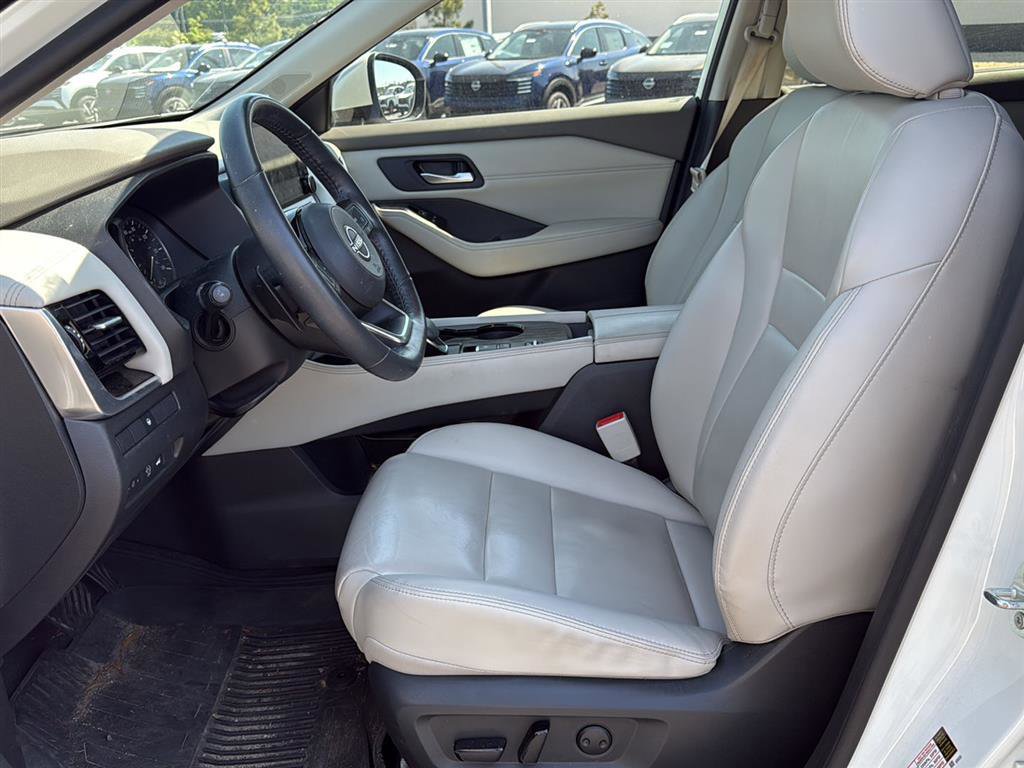 Certified 2023 Nissan Rogue SL w/ SL Premium Package FWD image 3