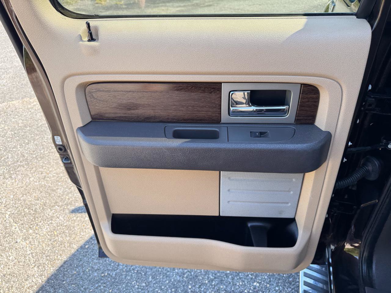 Used 2013 Ford F150 Lariat w/ Mid Equipment Group RWD image 20