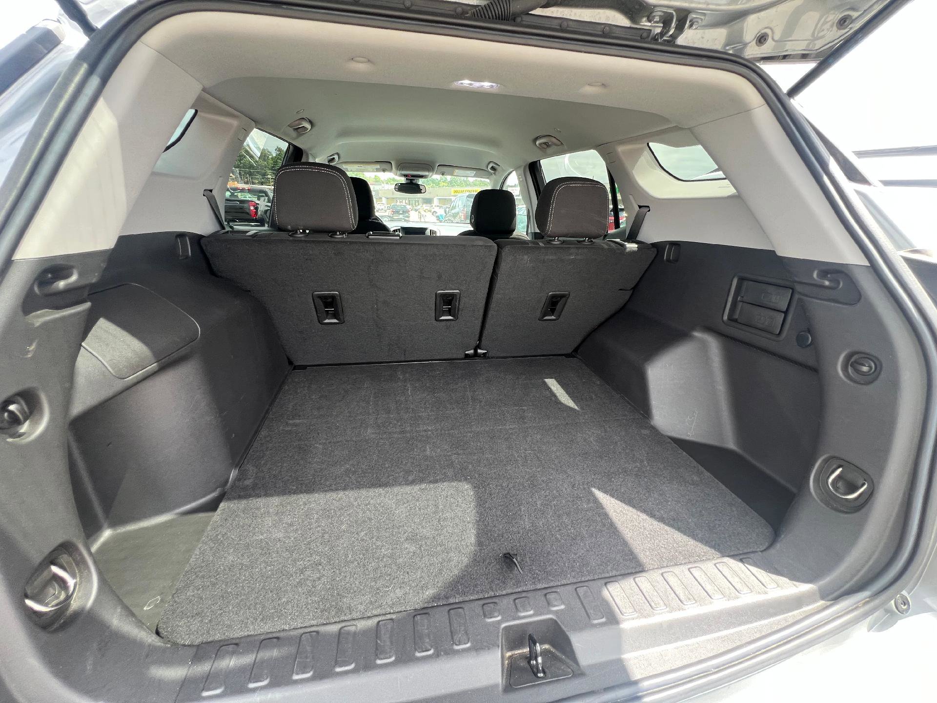 Used 2024 GMC Terrain SLE image 11