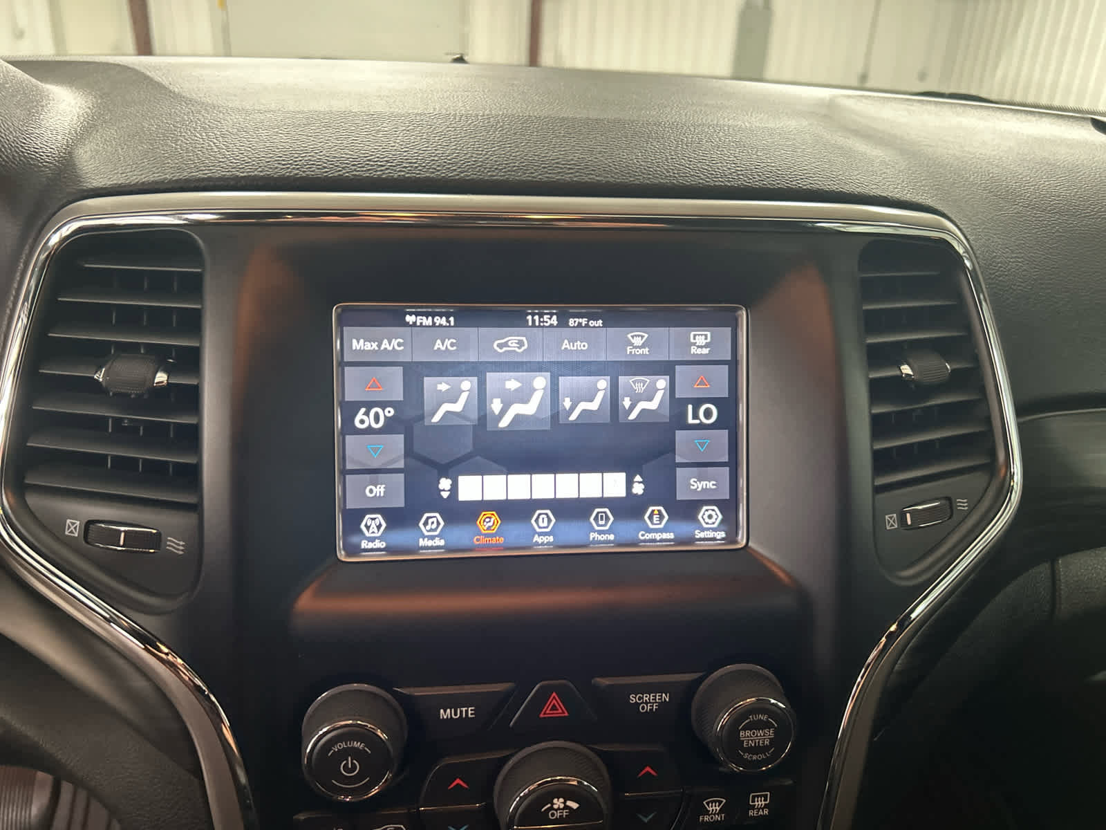 Used 2019 Jeep Grand Cherokee Laredo RWD image 23