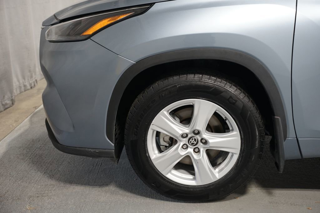 Certified 2024 Toyota Highlander LE image 5