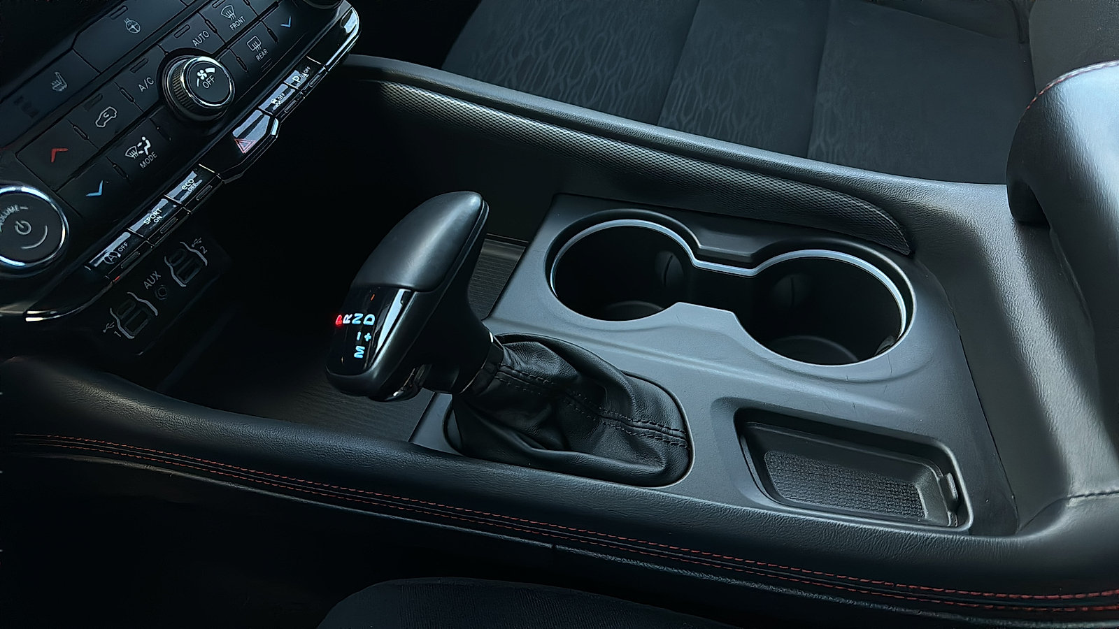 Used 2025 Dodge Durango GT AWD/4WD image 19