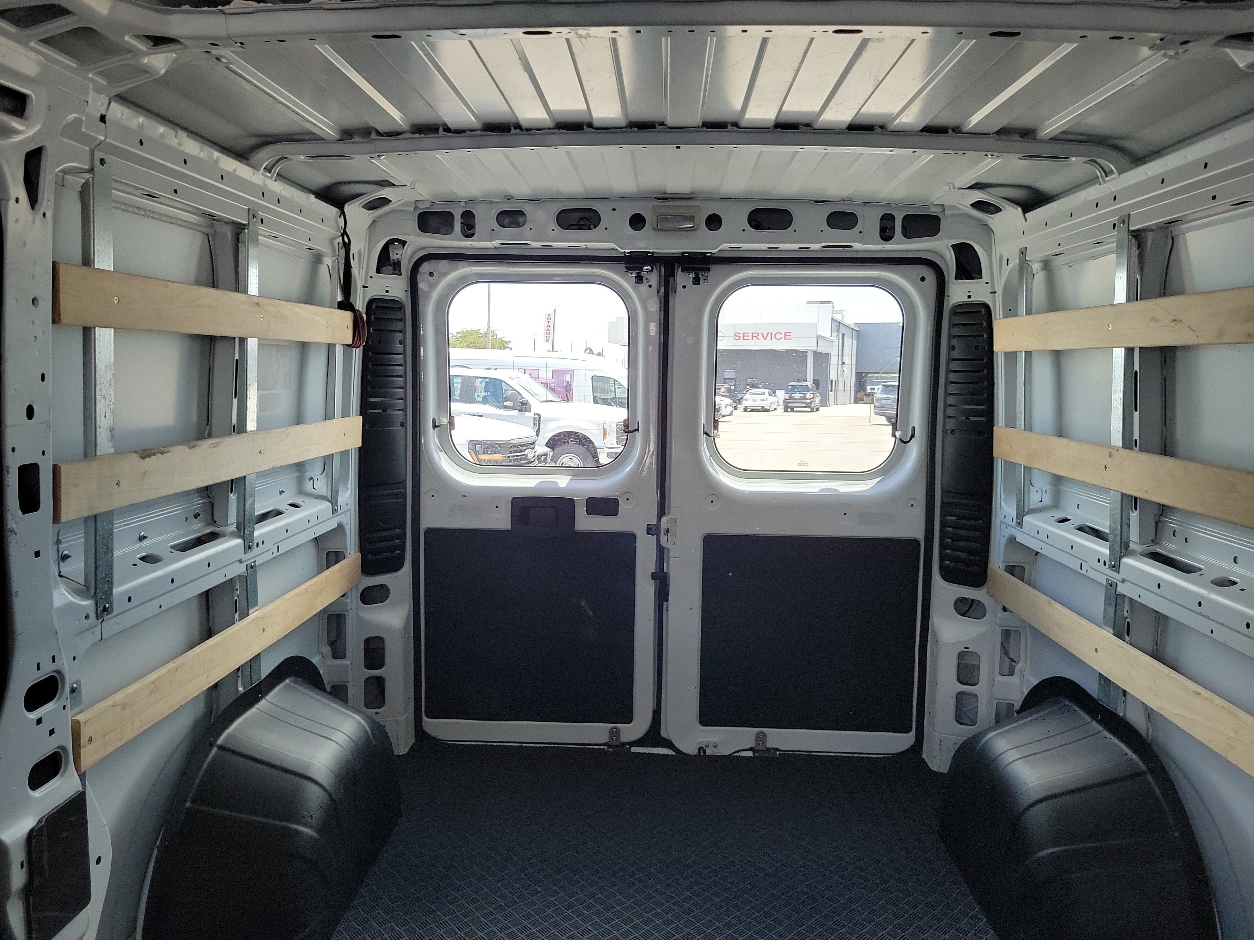 Used 2025 RAM ProMaster 2500 w/ U-Haul Equipment Group FWD image 13