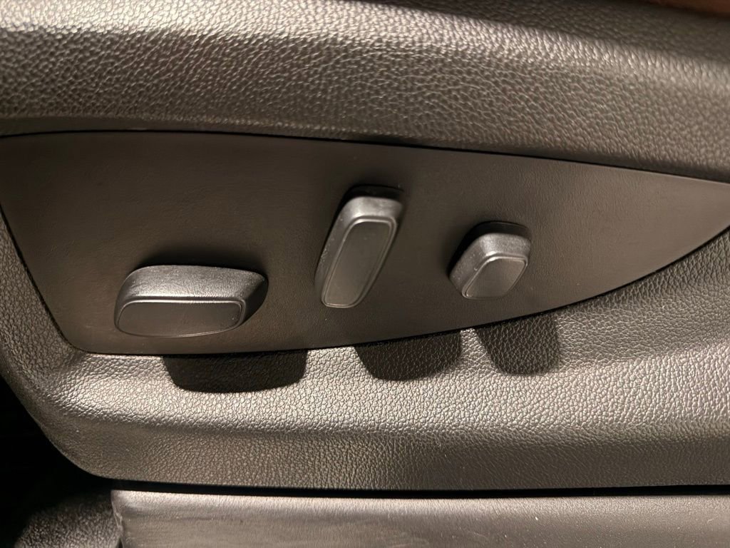 Used 2020 Chevrolet Suburban Premier w/ Premier Plus Edition image 15