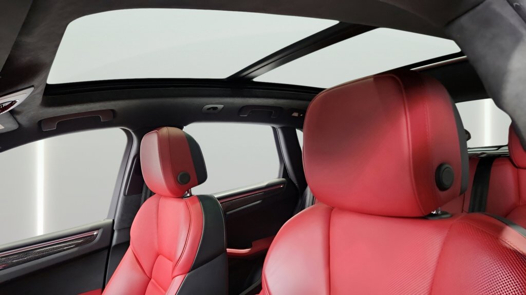 Used 2015 Porsche Macan Turbo image 23