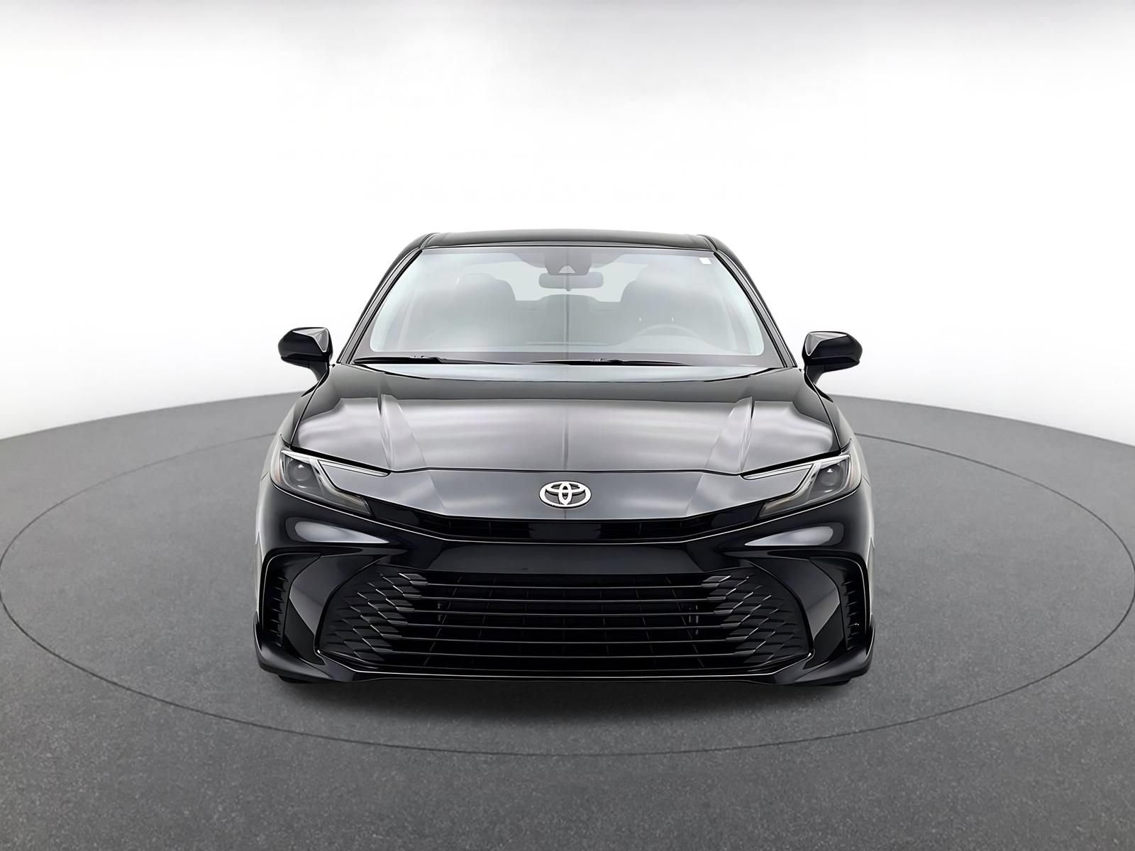 Used 2025 Toyota Camry LE FWD image 2