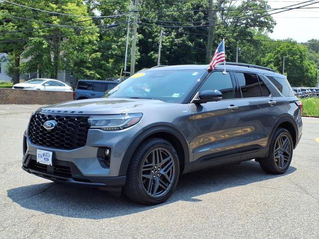 Certified 2025 Ford Explorer ST-Line w/ Premium Package AWD/4WD image 3