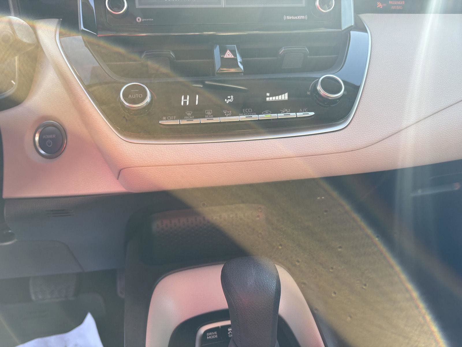 Used 2022 Toyota Corolla LE image 17