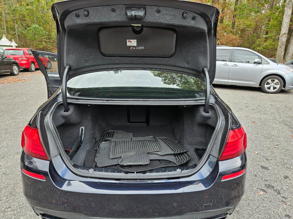Used 2013 BMW 550i xDrive Sedan AWD/4WD image 16