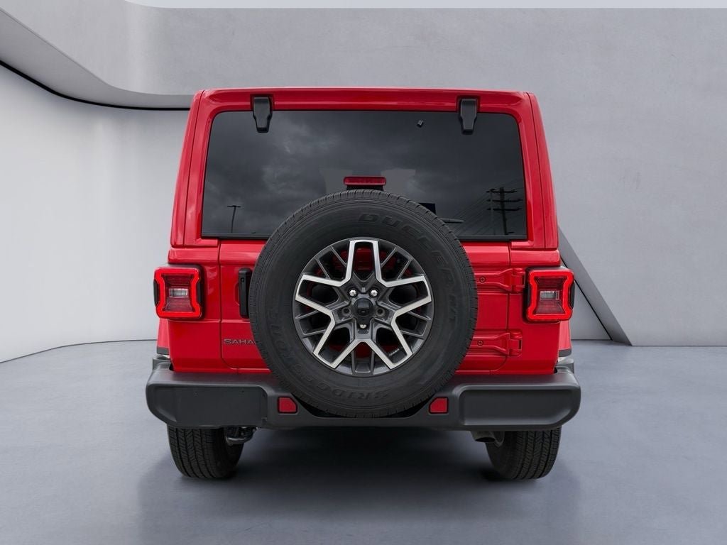 Used 2025 Jeep Wrangler Unlimited Sahara AWD/4WD image 4