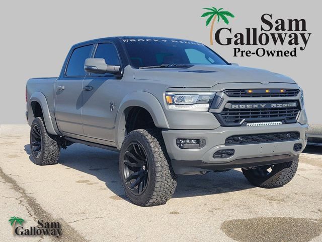Used 2024 RAM 1500 Laramie AWD/4WD image 1