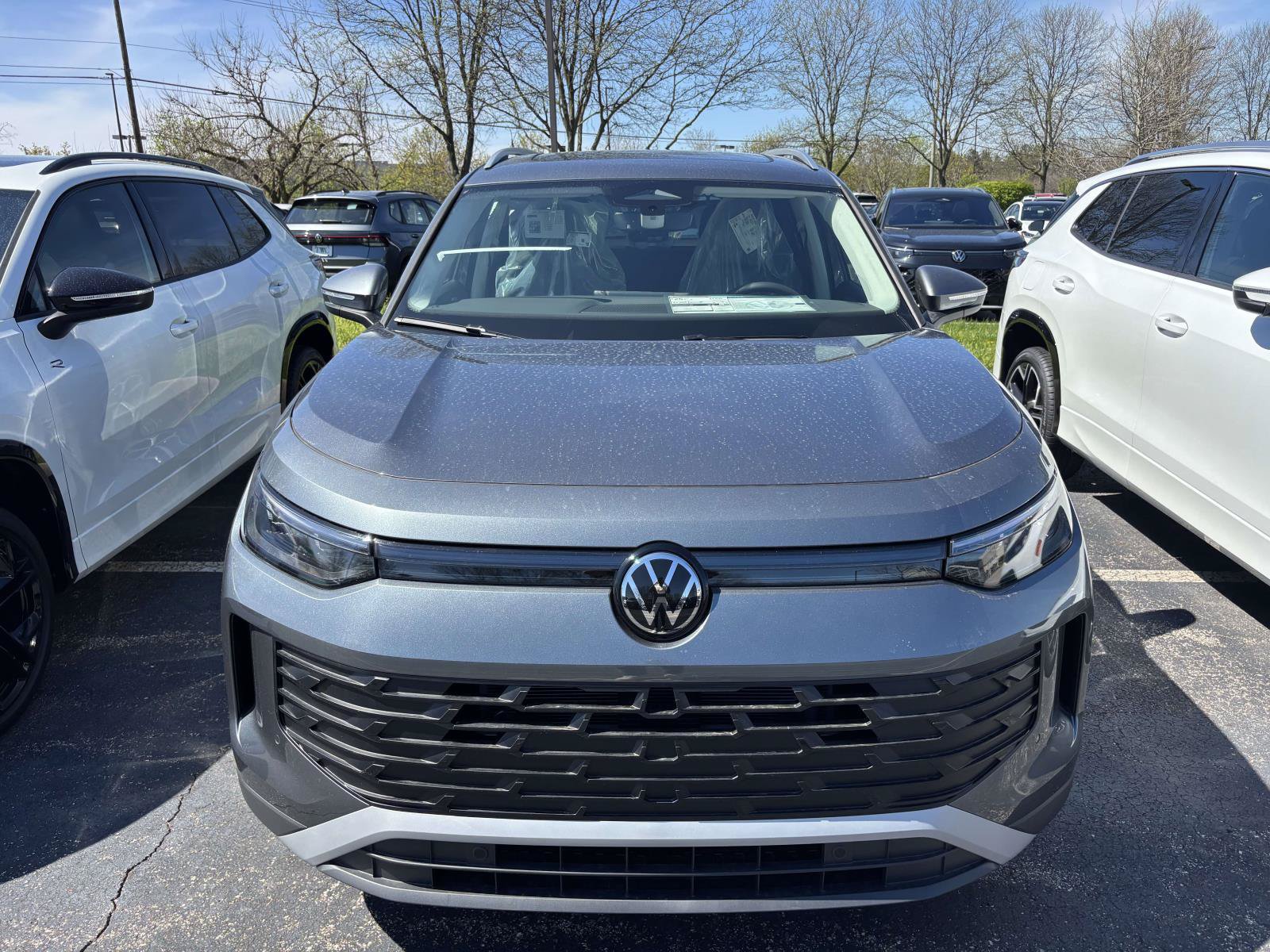 New 2026 Volkswagen Tiguan SE AWD/4WD image 2