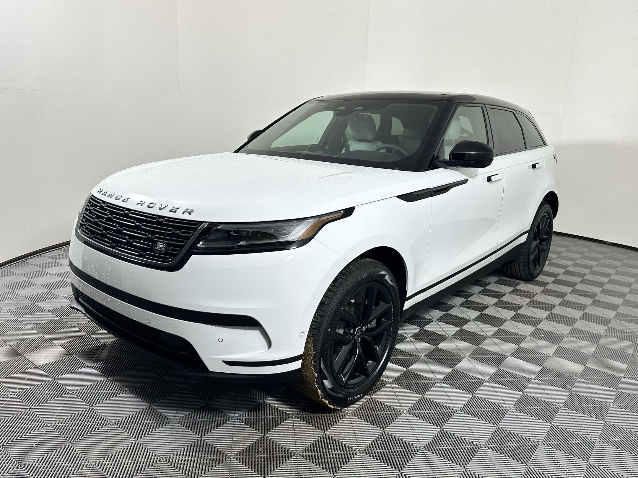 New 2026 Land Rover Range Rover Velar S image 1