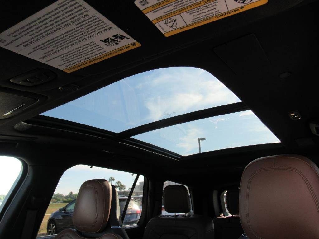 Used 2023 Lincoln Aviator Reserve w/ Equipment Group 201A AWD/4WD image 24