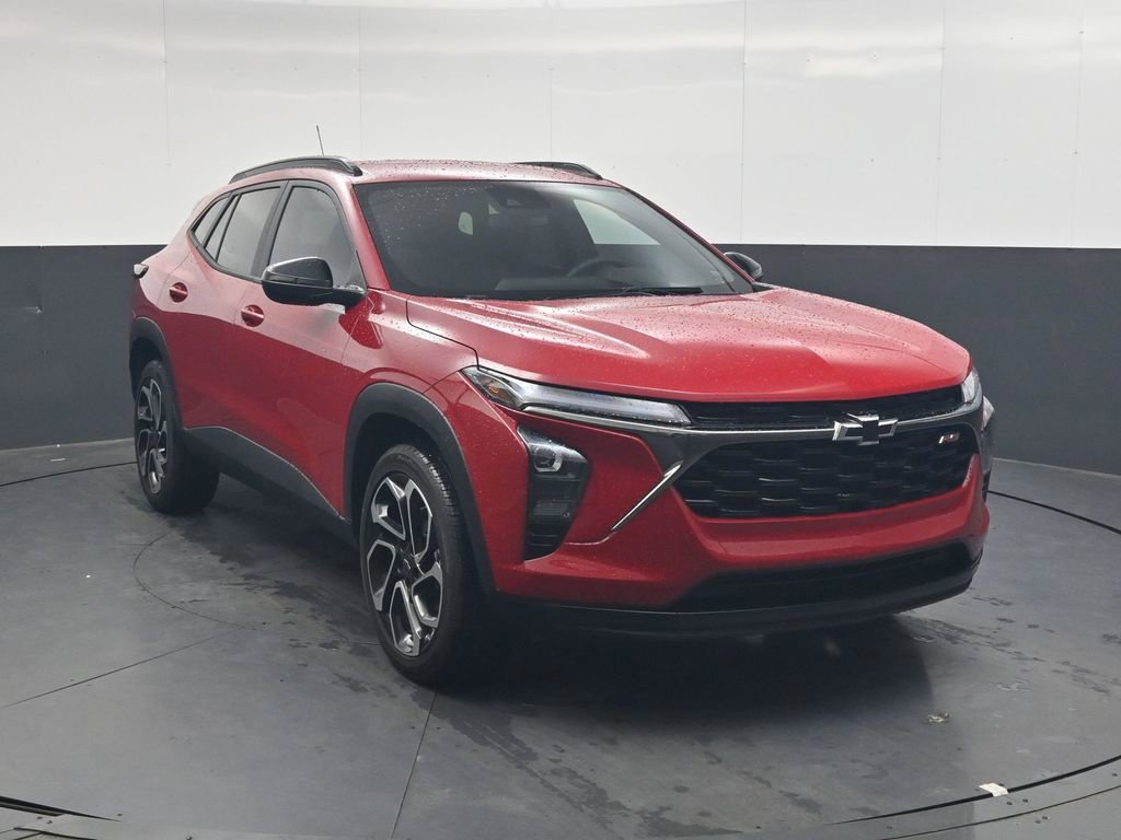 Used 2026 Chevrolet Trax RS w/ Driver Confidence Package FWD image 2