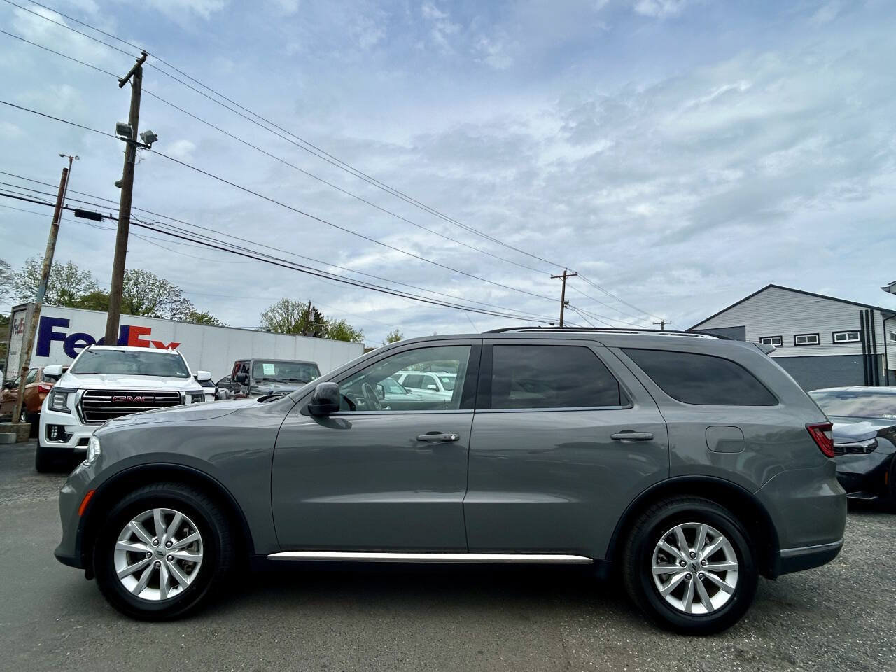 Used 2023 Dodge Durango SXT RWD image 3