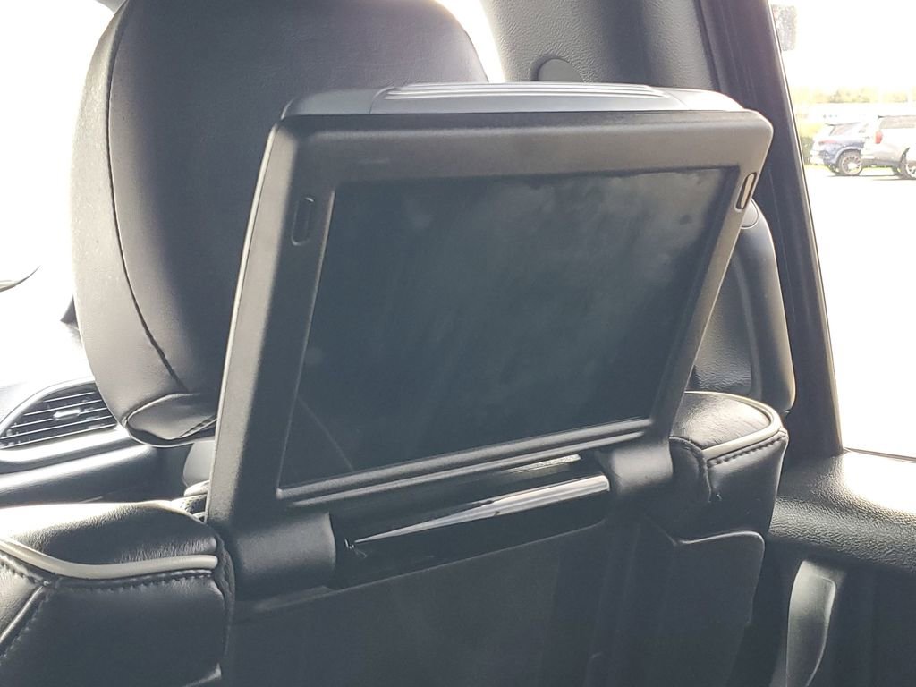 Used 2024 Chrysler Pacifica Premium image 27