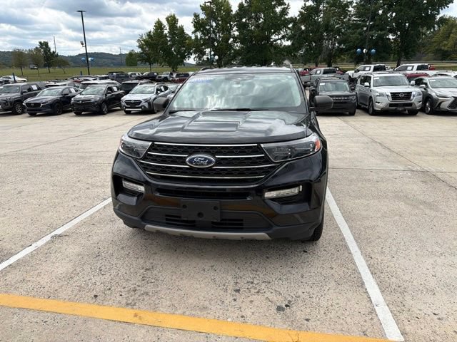 Used 2023 Ford Explorer XLT w/ Equipment Group 202A AWD/4WD image 3