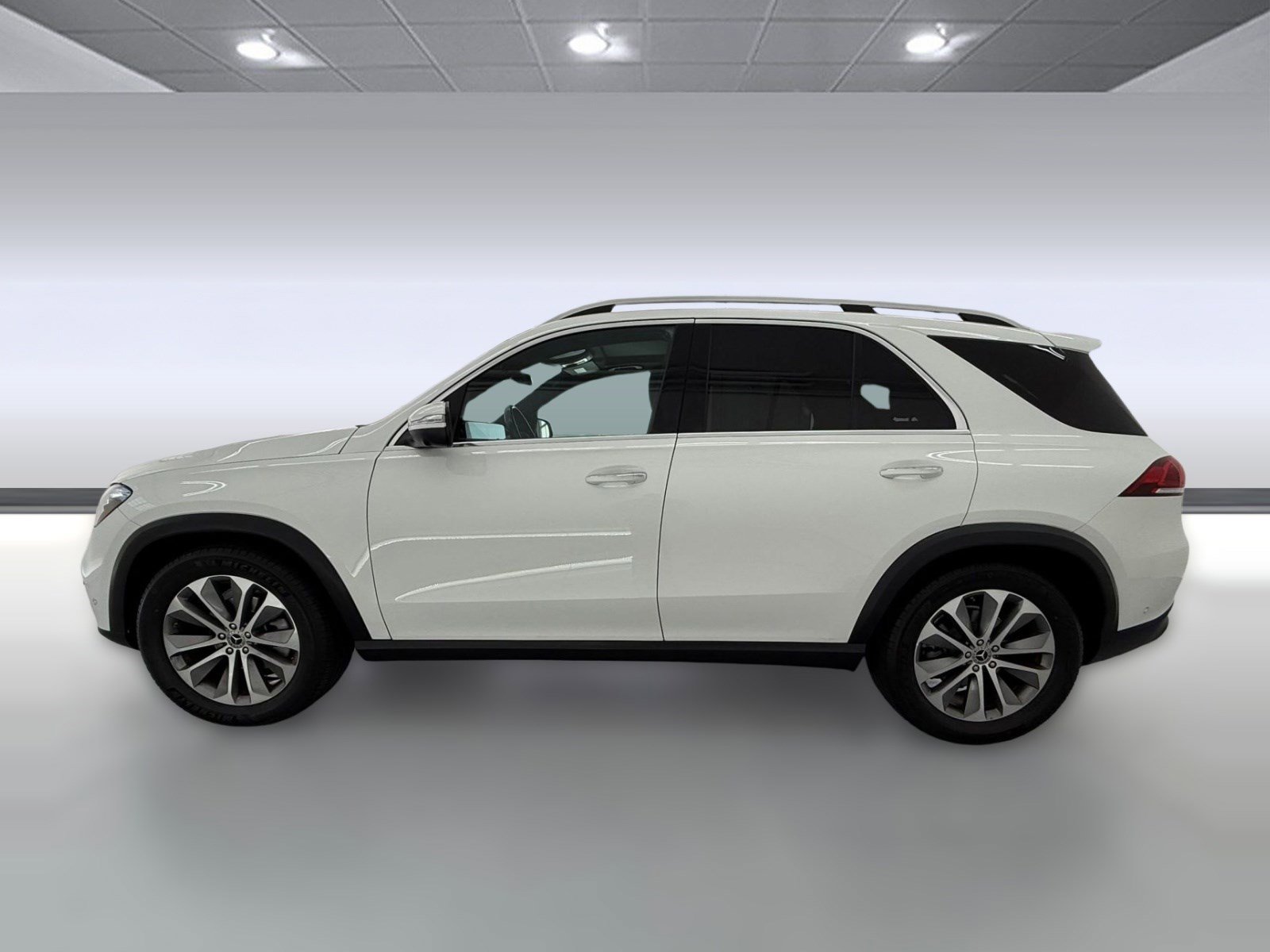 Used 2021 Mercedes-Benz GLE 350 4MATIC image 2
