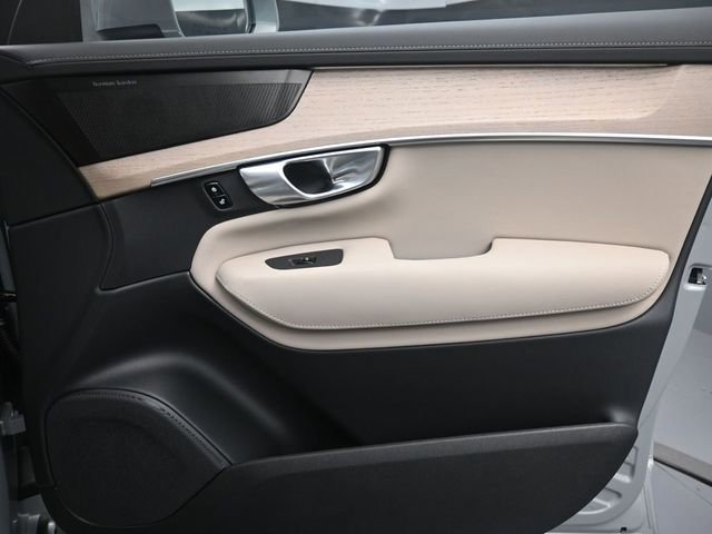 Used 2026 Volvo XC90 B6 Plus w/ Protection Package Premier image 31