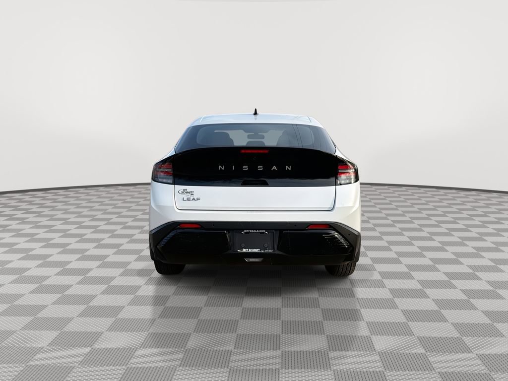 New 2026 Nissan Leaf w/ Illuminated Package FWD image 9
