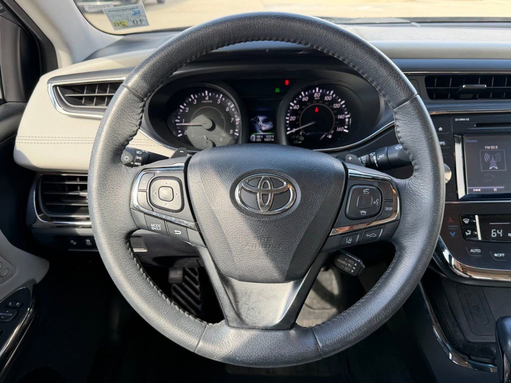 Used 2018 Toyota Avalon XLE Premium image 16