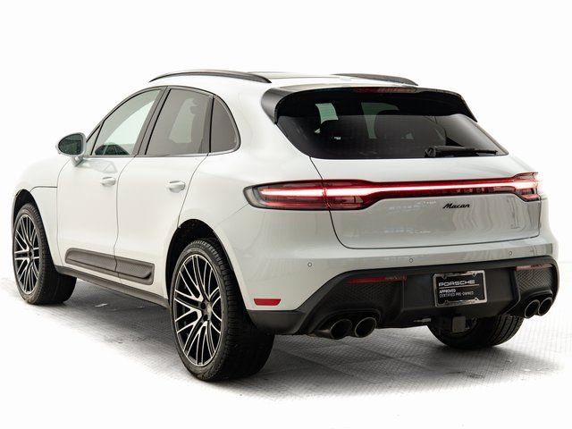 Certified 2025 Porsche Macan image 3