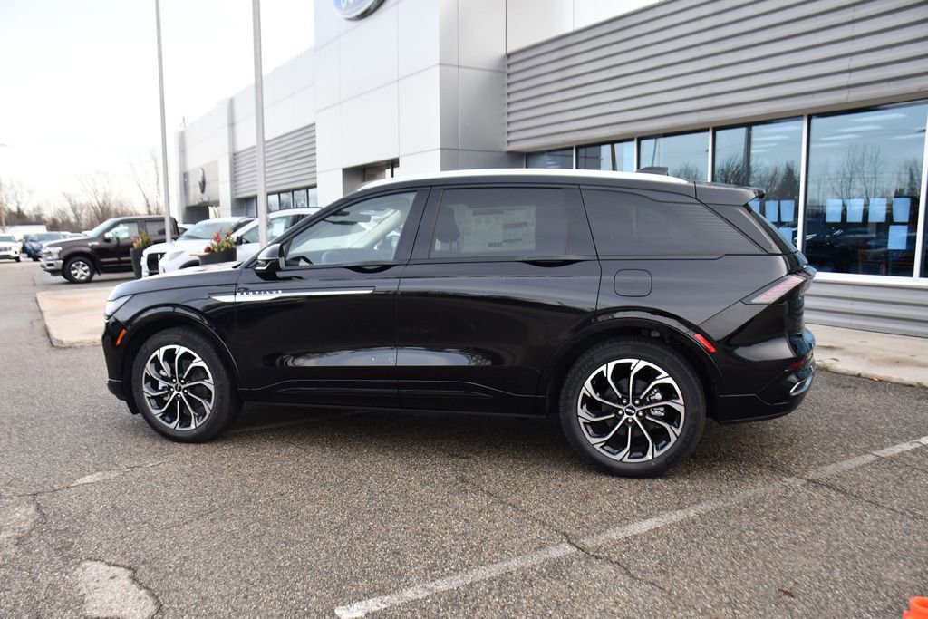 Used 2026 Lincoln Nautilus Reserve AWD/4WD image 3