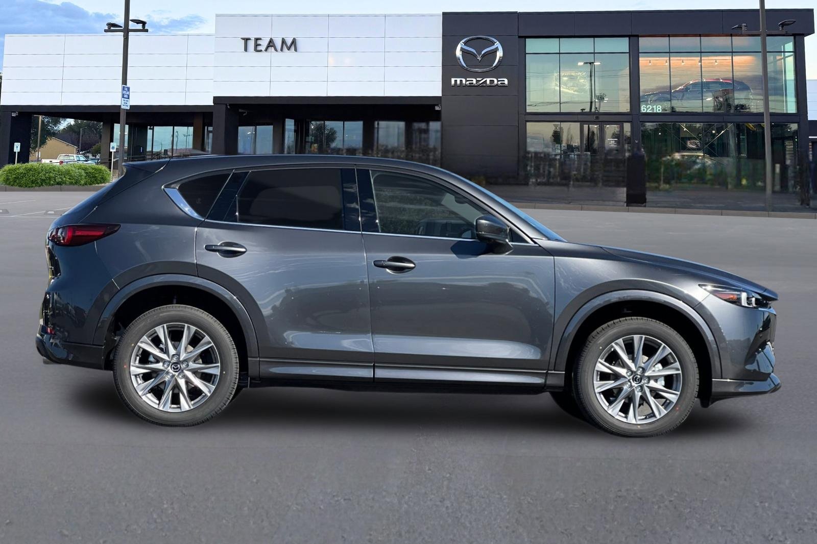 New 2025 MAZDA CX-5 AWD 2.5 S w/ Premium Plus Pkg image 3