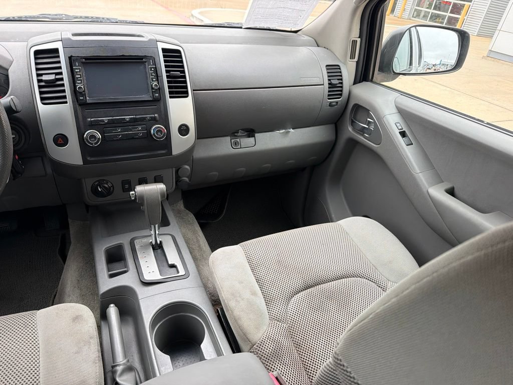 Used 2010 Nissan Frontier SE AWD/4WD image 19