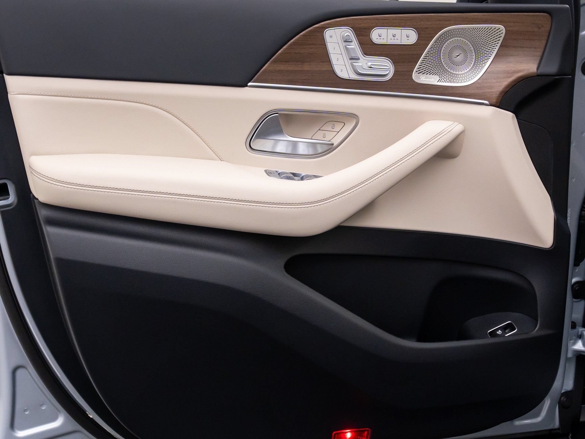 New 2026 Mercedes-Benz GLS 450 4MATIC image 14