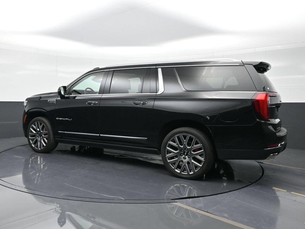 Used 2025 GMC Yukon XL Denali Ultimate AWD/4WD image 2