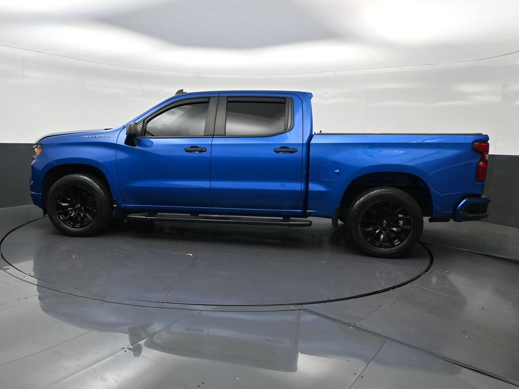 Used 2022 Chevrolet Silverado 1500 Custom RWD image 2