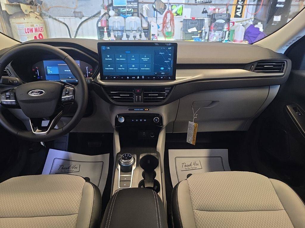 New 2024 Ford Escape SE FWD image 14