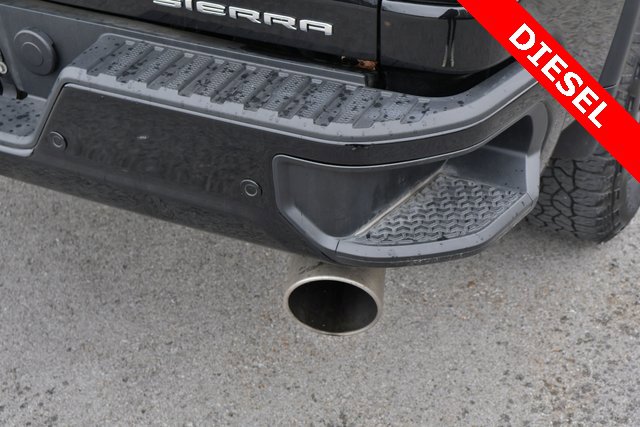 Used 2022 GMC Sierra 3500 Denali w/ Denali Black Diamond Edition image 13