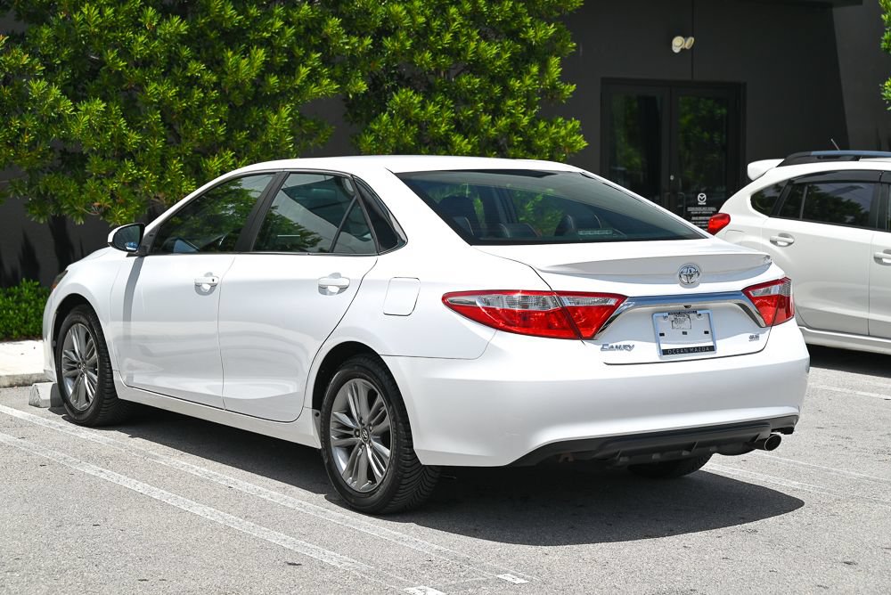 Used 2017 Toyota Camry SE FWD image 6