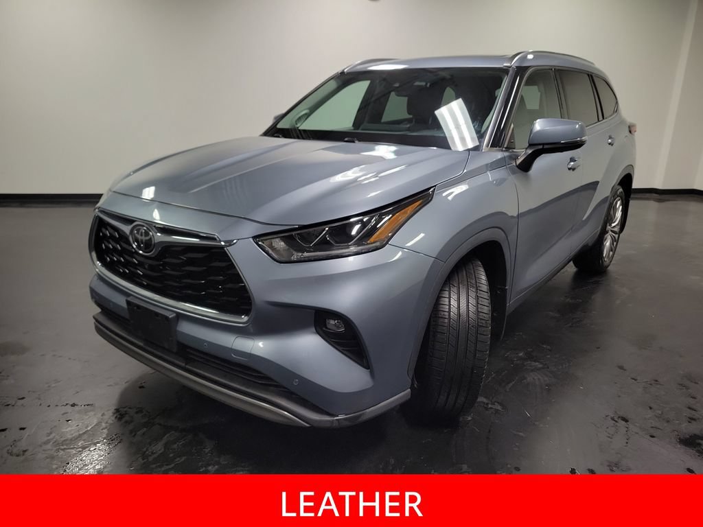 Used 2022 Toyota Highlander Platinum AWD/4WD image 4