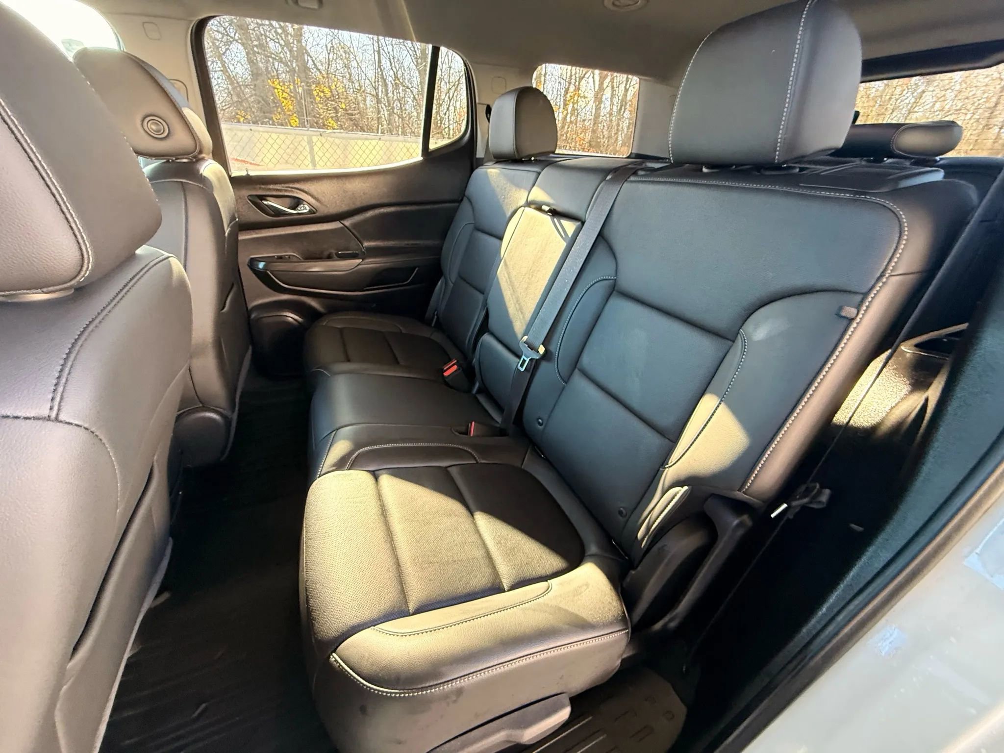 Used 2022 GMC Acadia SLT w/ LPO, Floor Liner Package image 67