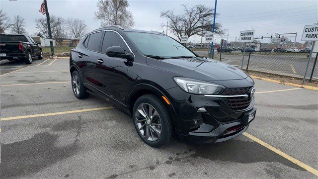 Used 2021 Buick Encore GX Select w/ Sport Touring Package image 2