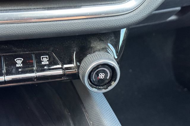 Certified 2024 Chevrolet Equinox EV LT image 29