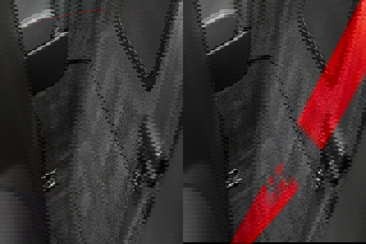 Used 2020 Jaguar F-TYPE SVR image 22